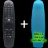 AN-MR600-azul Magic Remote 2015 junto a funda de silicona azul luminiscente.
